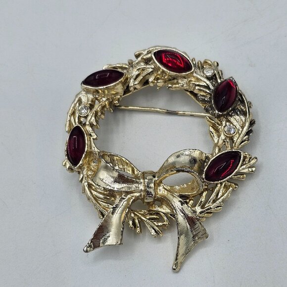 Vintage Tancer Gold-tone Wreath Brooch Pin With Ruby Red & Clear Stones MISSING1 - Picture 1 of 11
